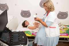 consultatie la un medic pediatru